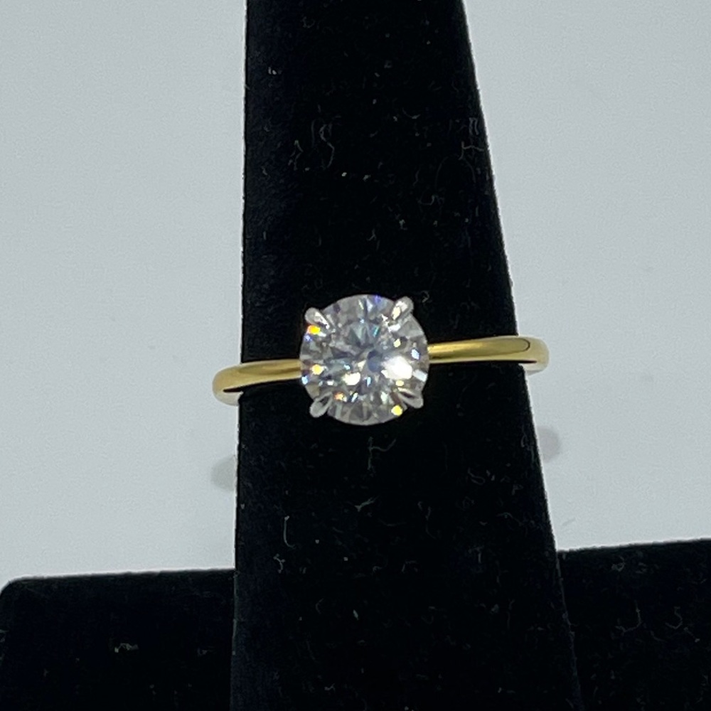 FIRM-2ct D, VVS1 Moissanite Ring - (gold) - Picture 5 of 15